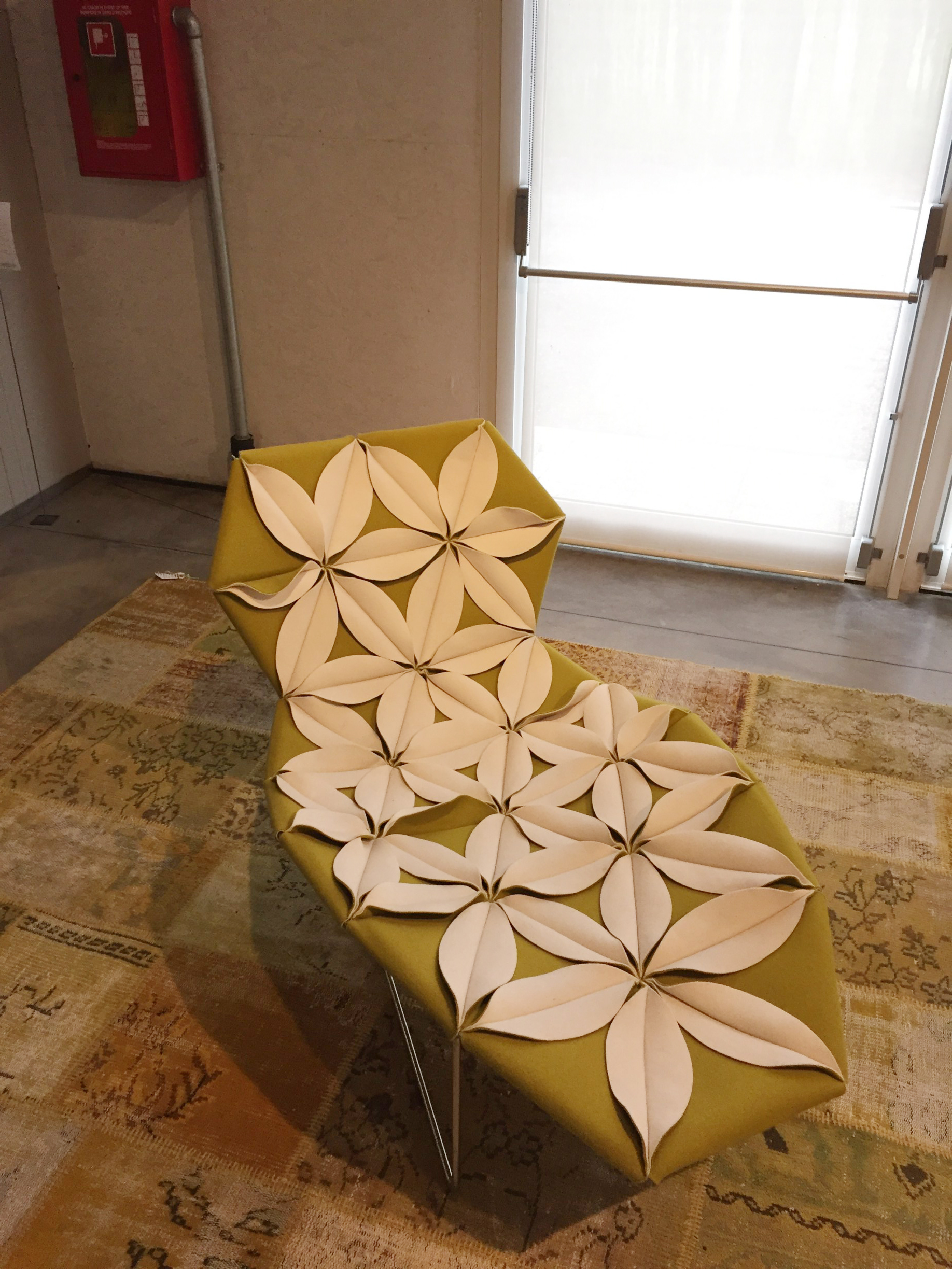 华体会(中国) - 坐具|躺椅|办公家具|设计师家具|花瓣躺椅