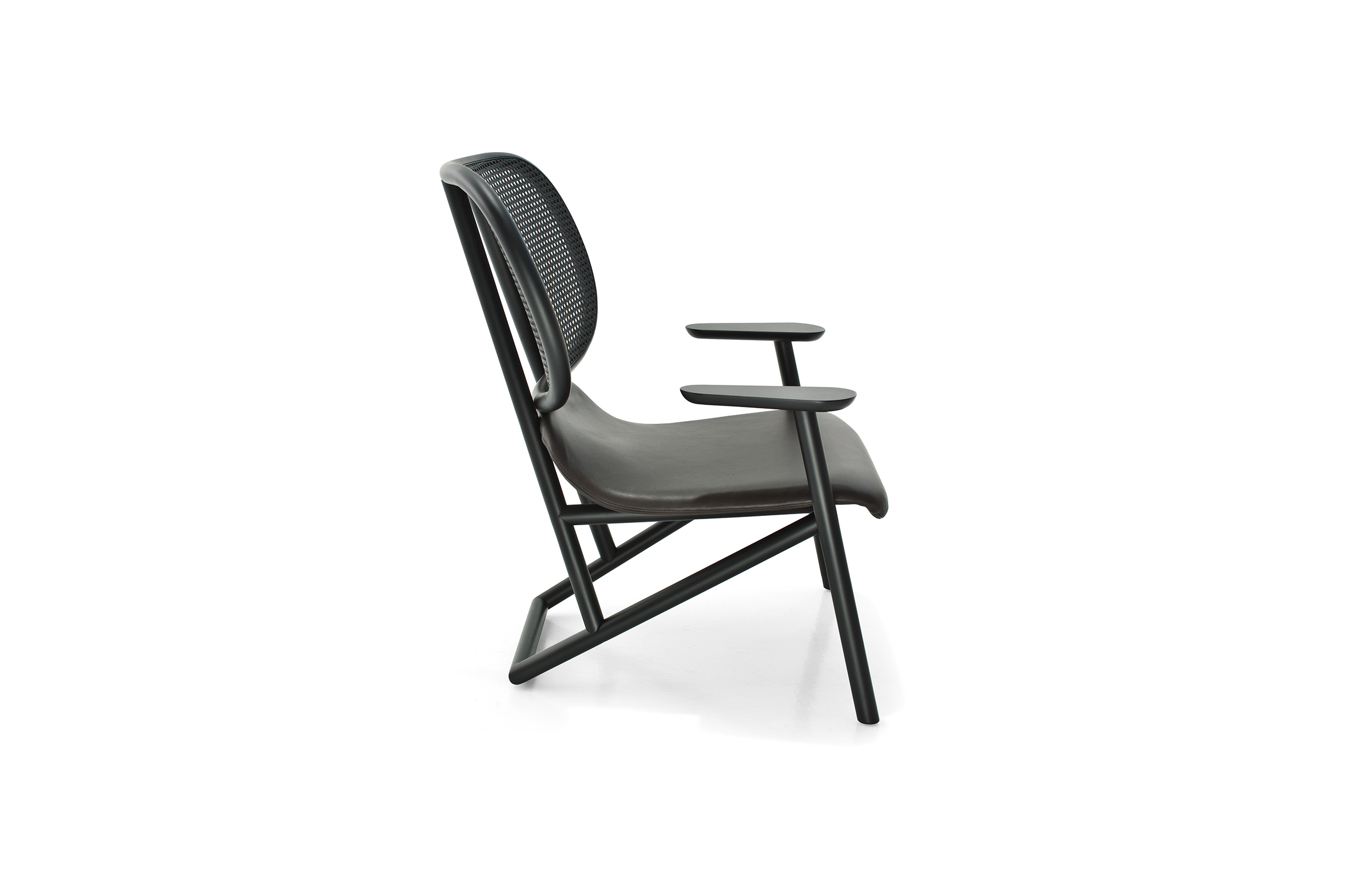 华体会(中国) - 坐具|休闲椅|办公家具|设计师家具|克拉拉休闲椅