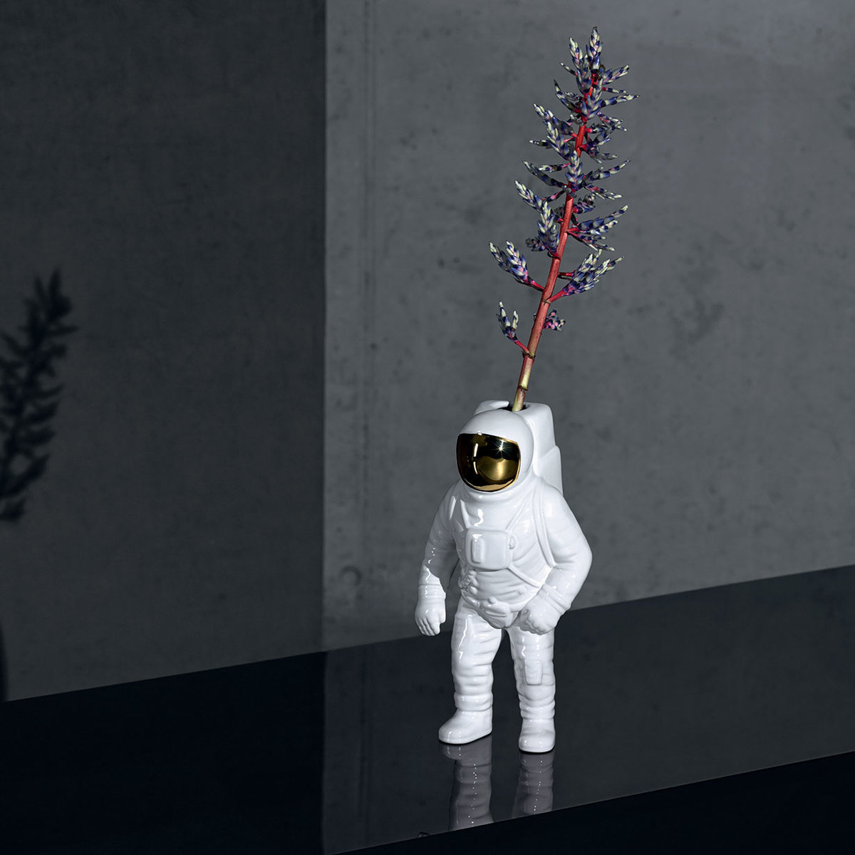 华体会(中国) - 附件|花器|办公家具|设计师家具|宇航员花瓶
