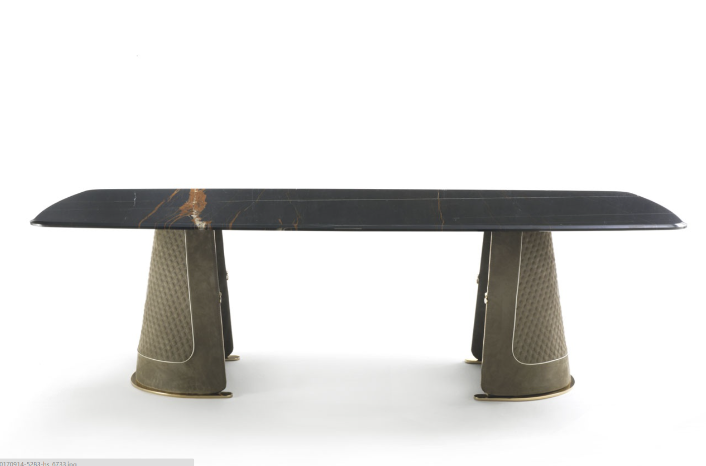[华体会(中国) - 桌几|餐桌|办公家具|设计师家具|FOSCARIA 餐桌]