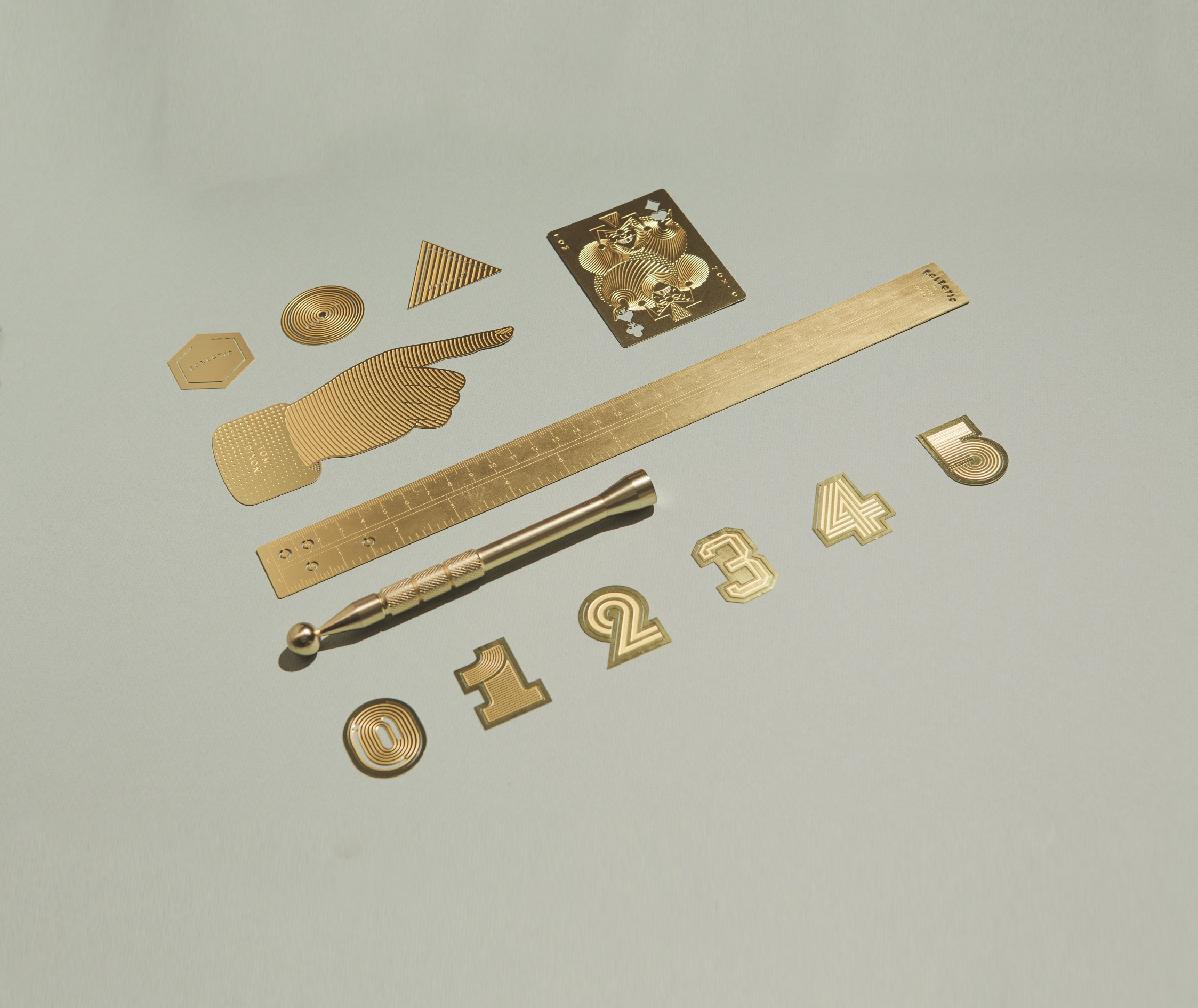 华体会(中国) - 附件|饰品|办公家具|设计师家具|手型书签