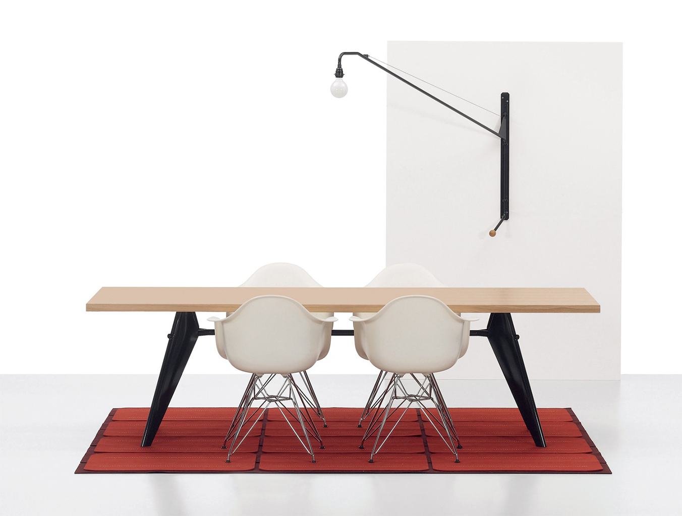 华体会(中国) - 桌几|餐桌|办公家具|设计师家具|EM 餐桌