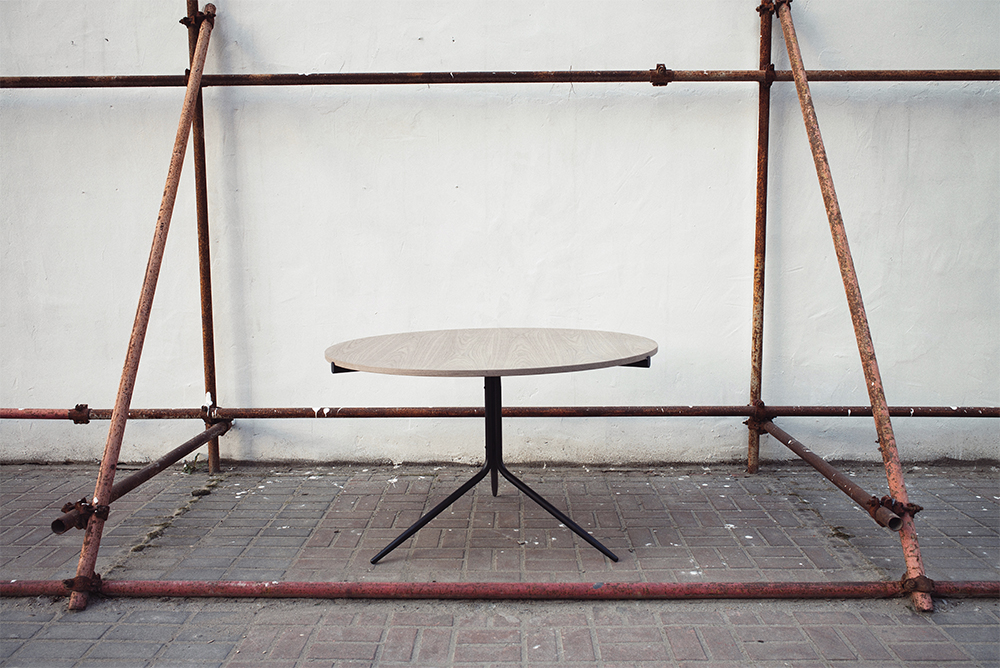 华体会(中国) - 桌几|餐桌|办公家具|设计师家具|Tripod 餐桌
