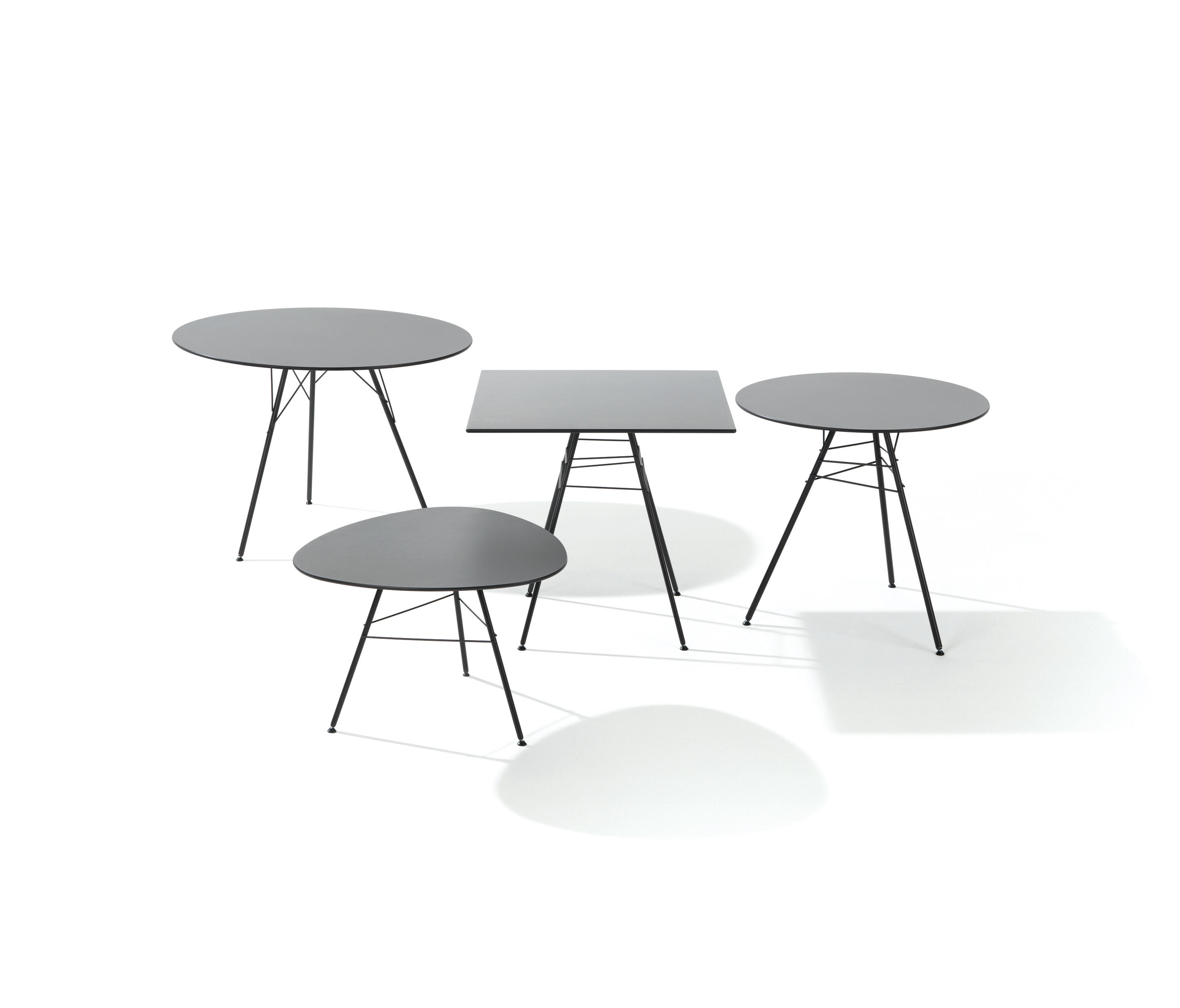 华体会(中国) - 桌几|餐桌|办公家具|设计师家具|Leaf 户外餐台