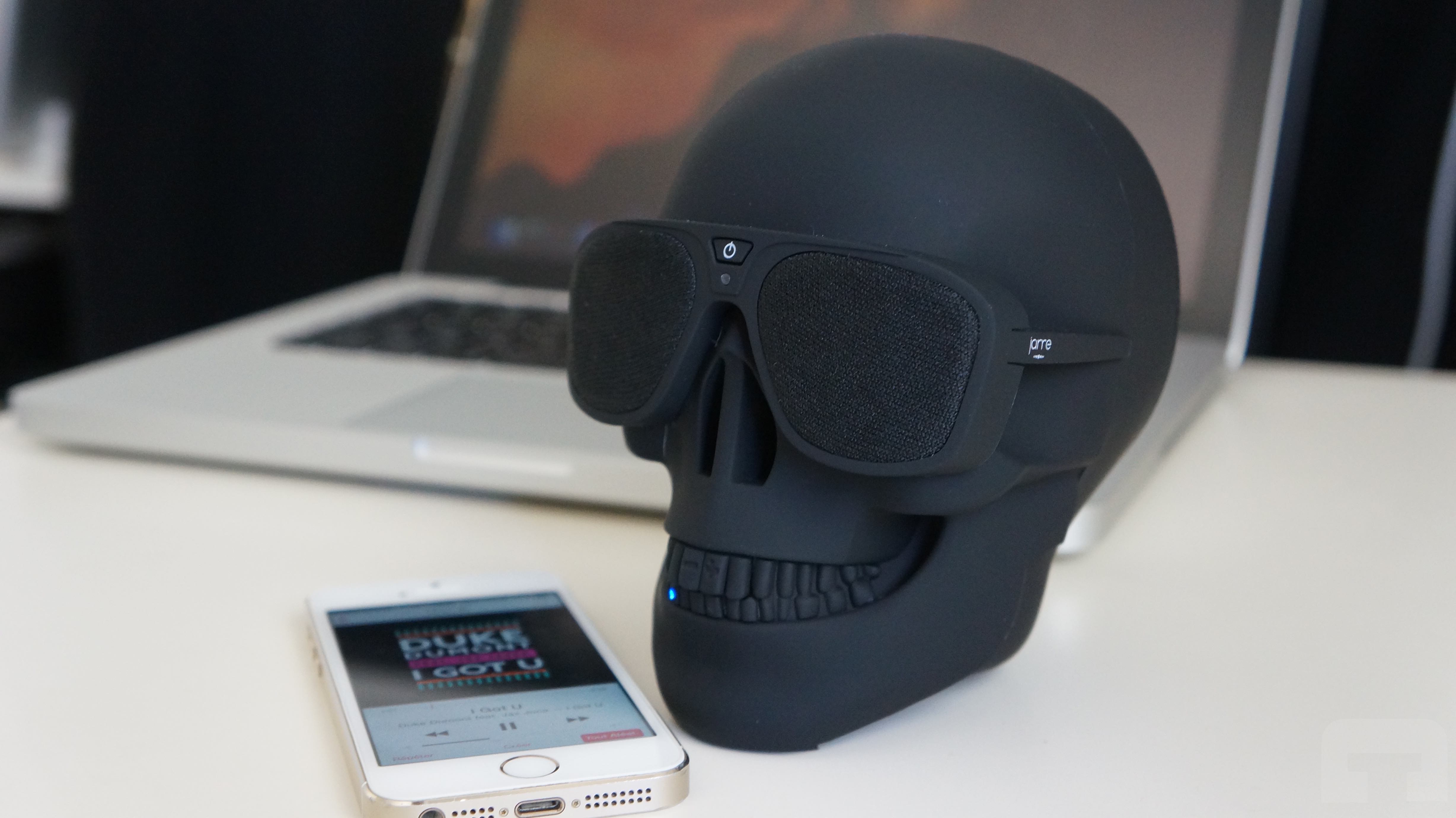 华体会(中国) - 附件|饰品|办公家具|设计师家具|AeroSkull XS +音箱