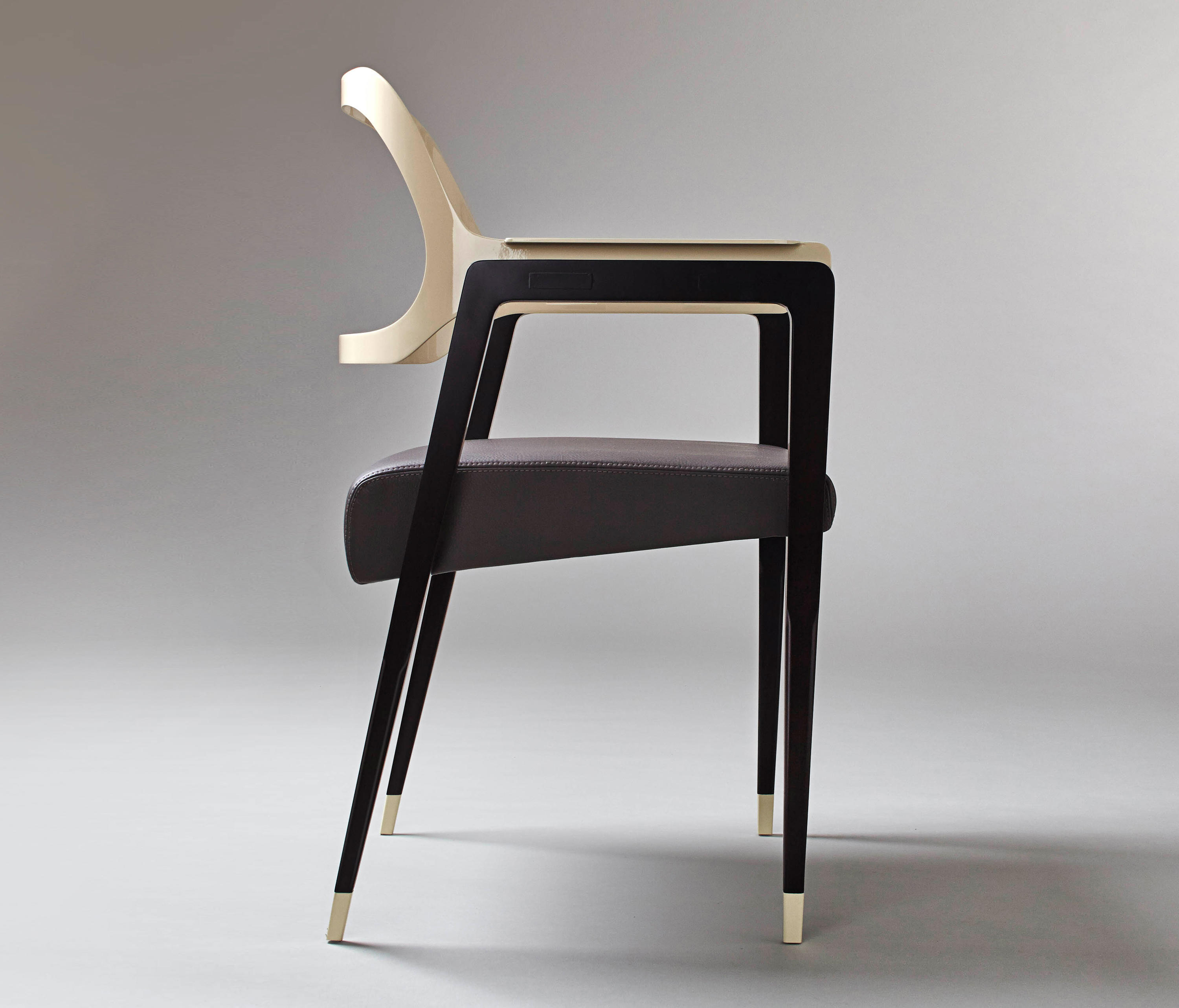华体会(中国) - 坐具|餐椅|办公家具|设计师家具|卡尔顿餐椅