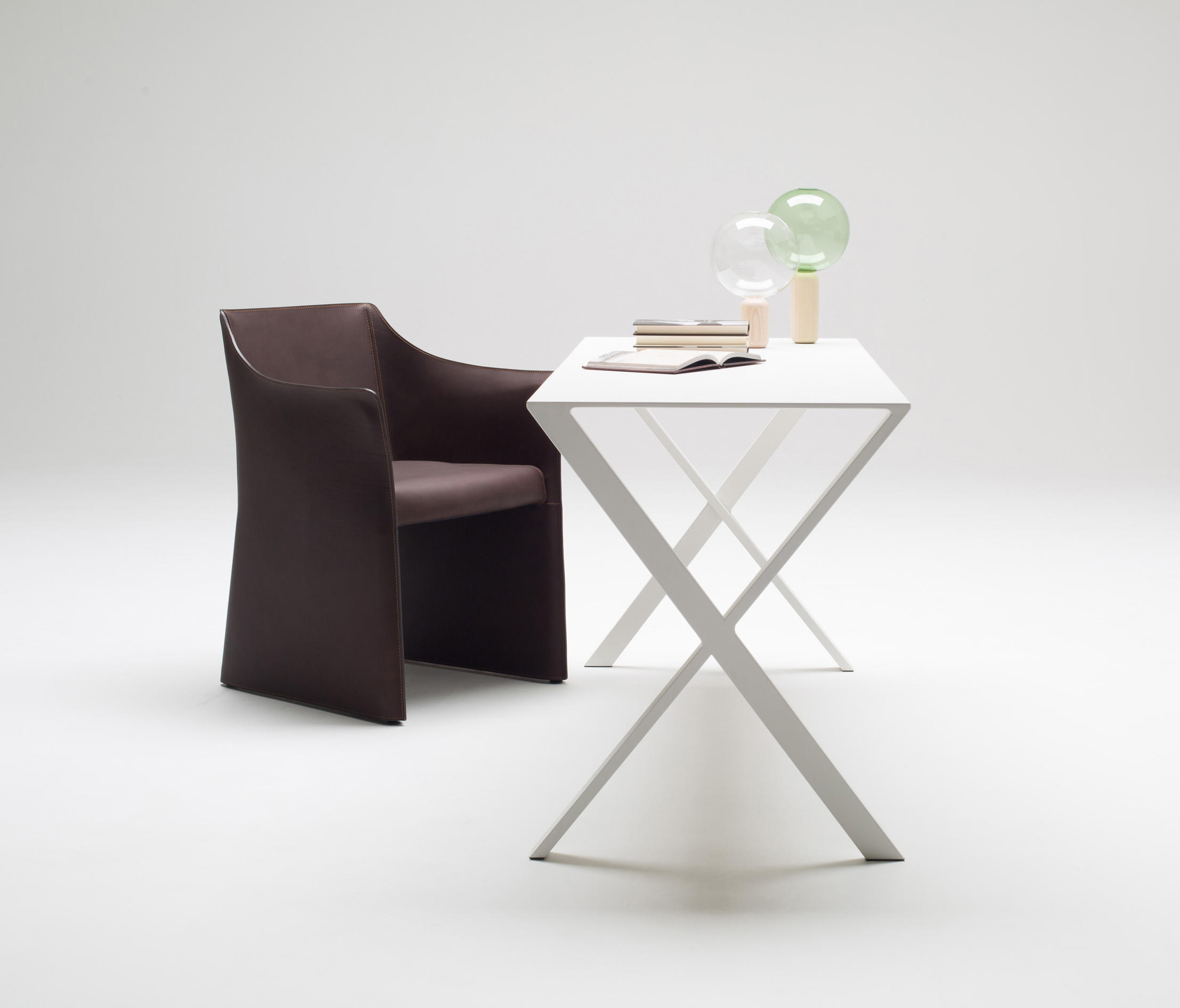 华体会(中国) - 坐具|餐椅|办公家具|设计师家具|Cap餐椅