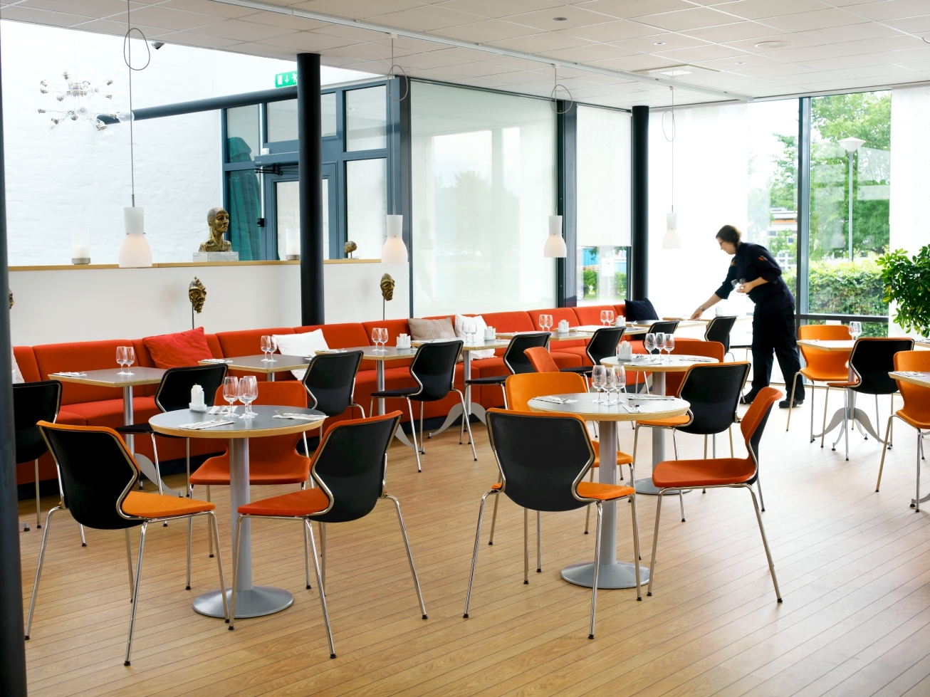 华体会(中国) - 坐具|餐椅|办公家具|设计师家具|Boo 餐椅/洽谈椅