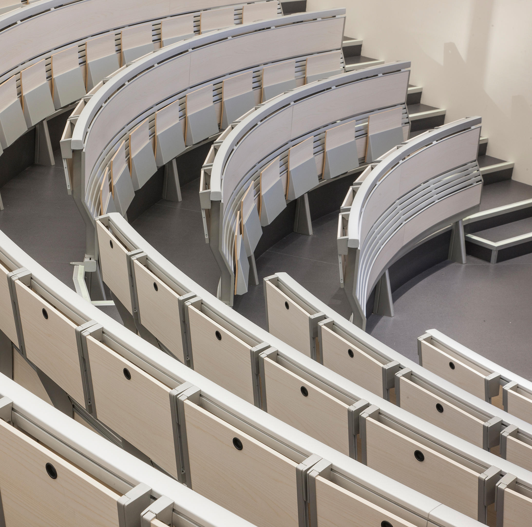 学校家具|阶梯教室桌椅|办公家具|设计师家具|跑步者