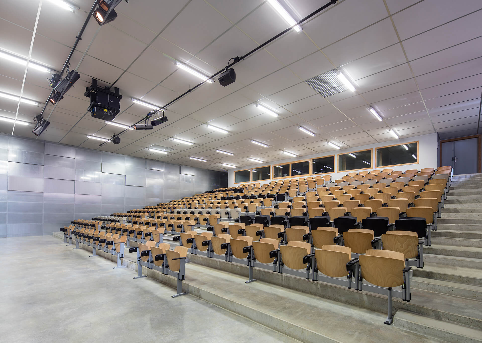 学校家具|阶梯教室桌椅|办公家具|设计师家具|New Modulamm 阶梯教室
