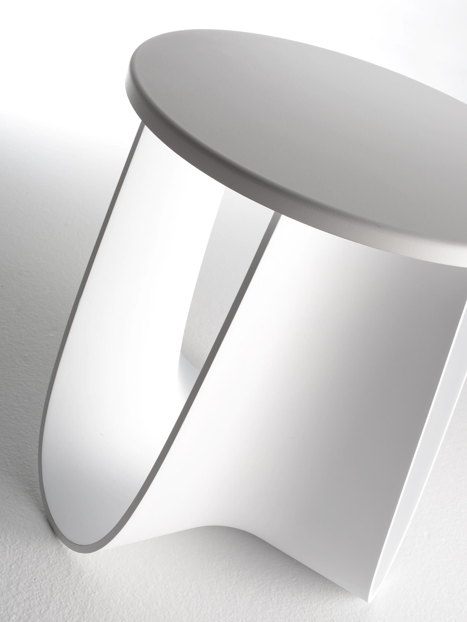 华体会(中国) - 桌几|茶几/边几|办公家具|设计师家具|Polyurethane stool  茶几/角几