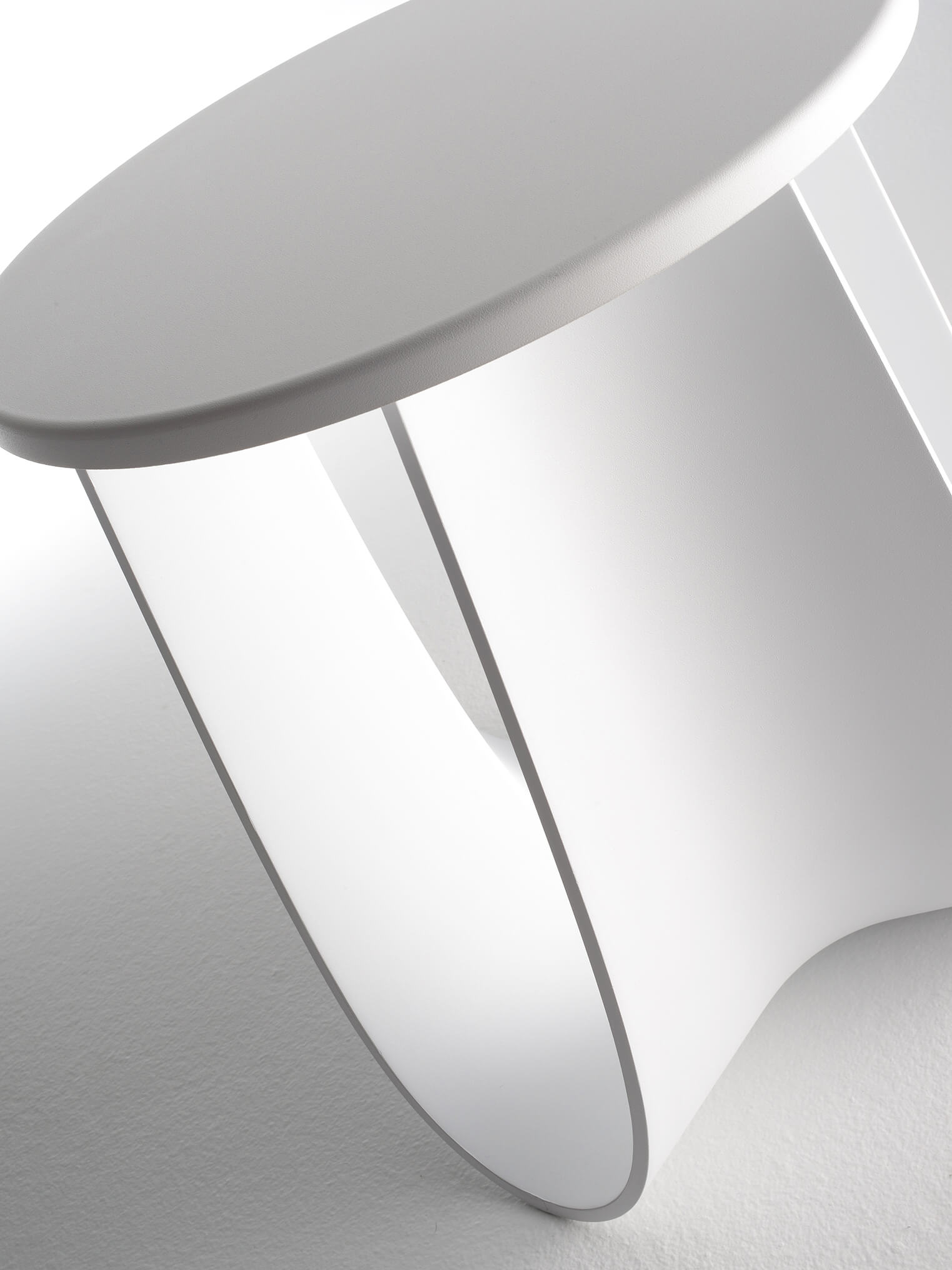 华体会(中国) - 桌几|茶几/边几|办公家具|设计师家具|Polyurethane stool  茶几/角几