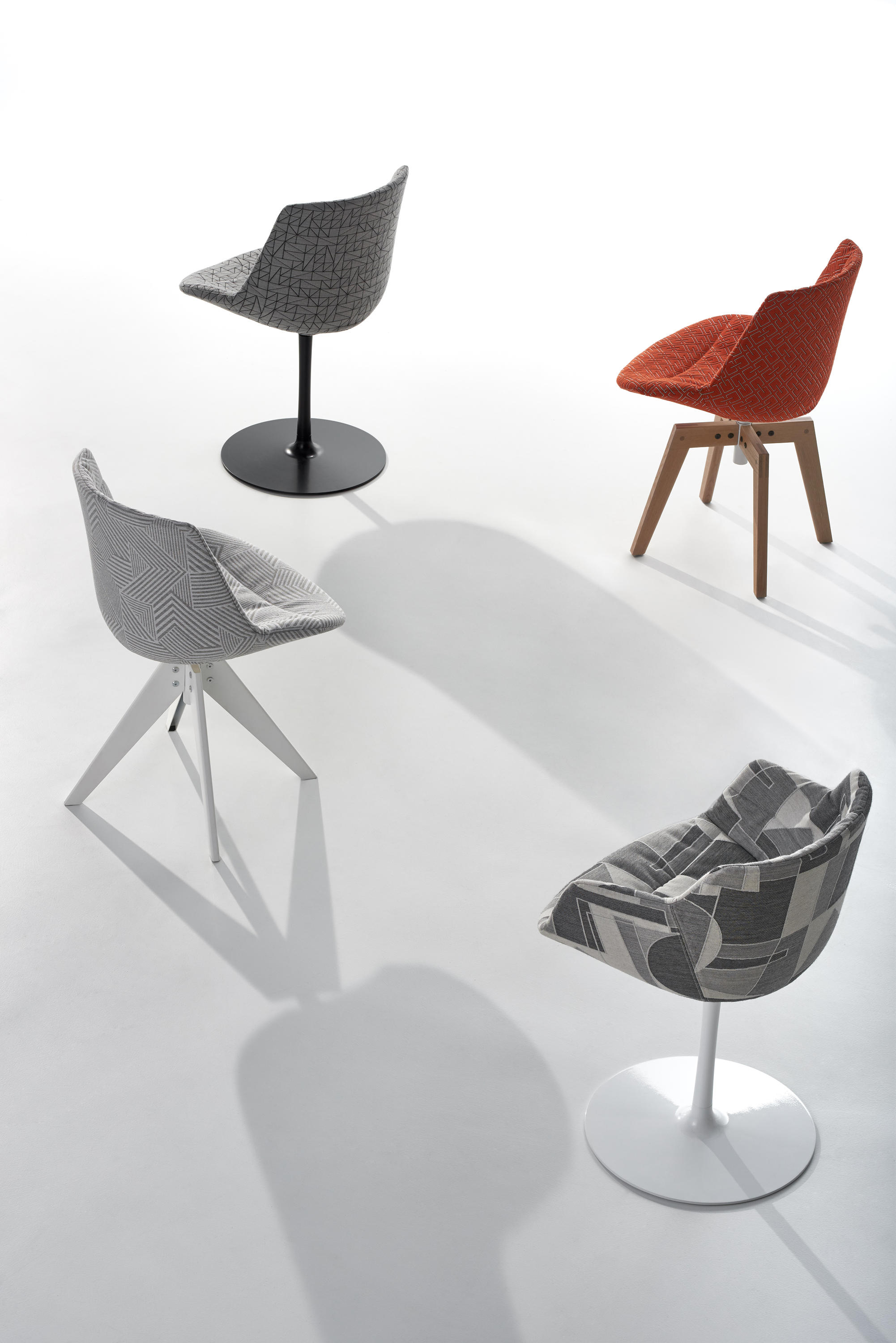 华体会(中国) - 坐具|餐椅|办公家具|设计师家具|FLOW TEXTILE 洽谈椅/餐椅
