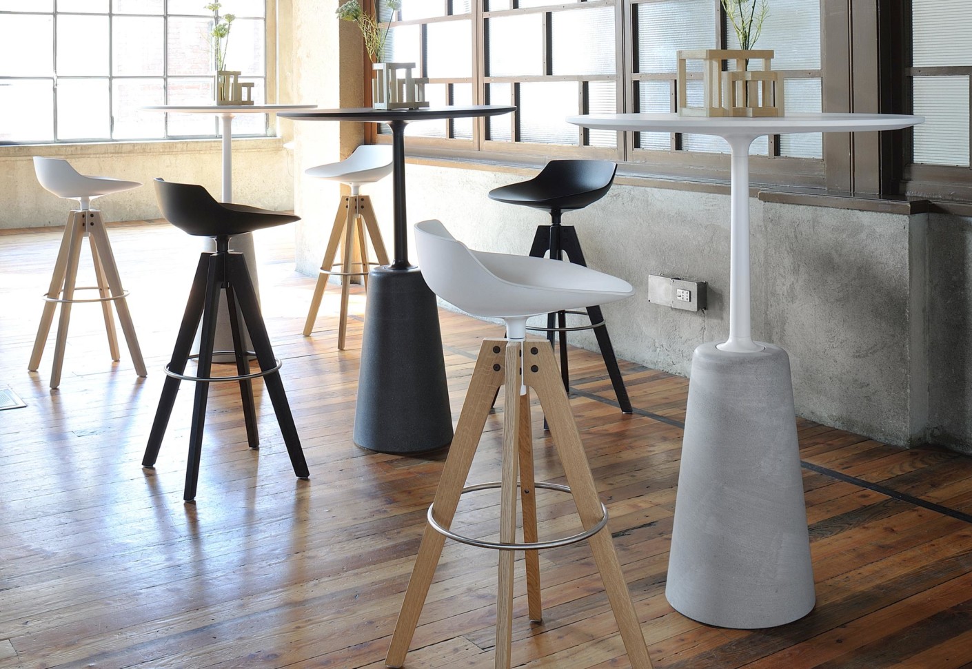 华体会(中国) - 坐具|吧椅/凳子|办公家具|设计师家具|FLOW STOOL 吧椅