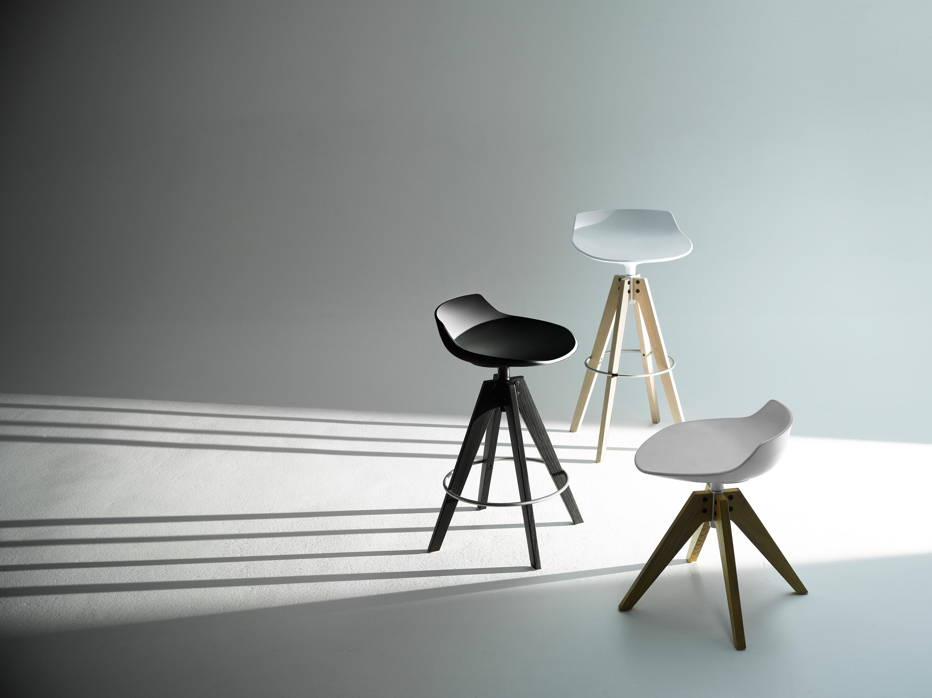华体会(中国) - 坐具|吧椅/凳子|办公家具|设计师家具|FLOW STOOL 吧椅