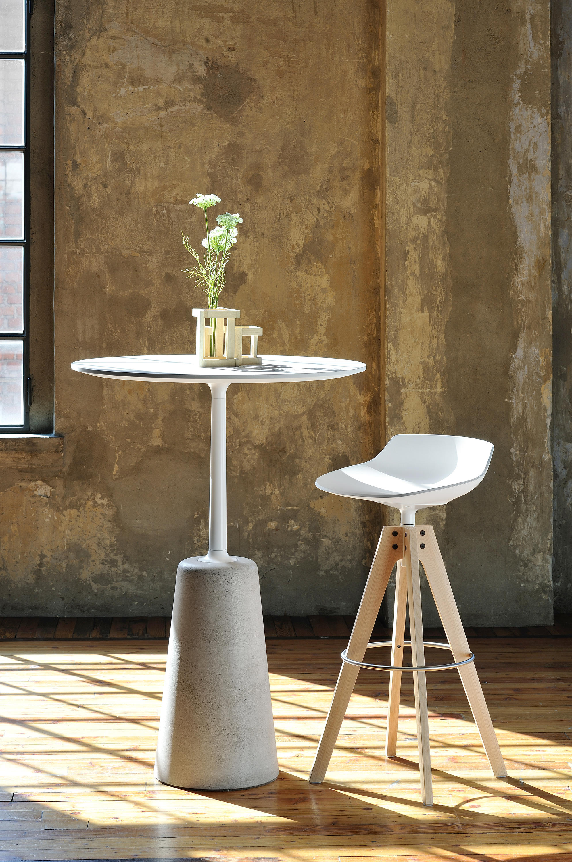 华体会(中国) - 坐具|吧椅/凳子|办公家具|设计师家具|FLOW STOOL 吧椅