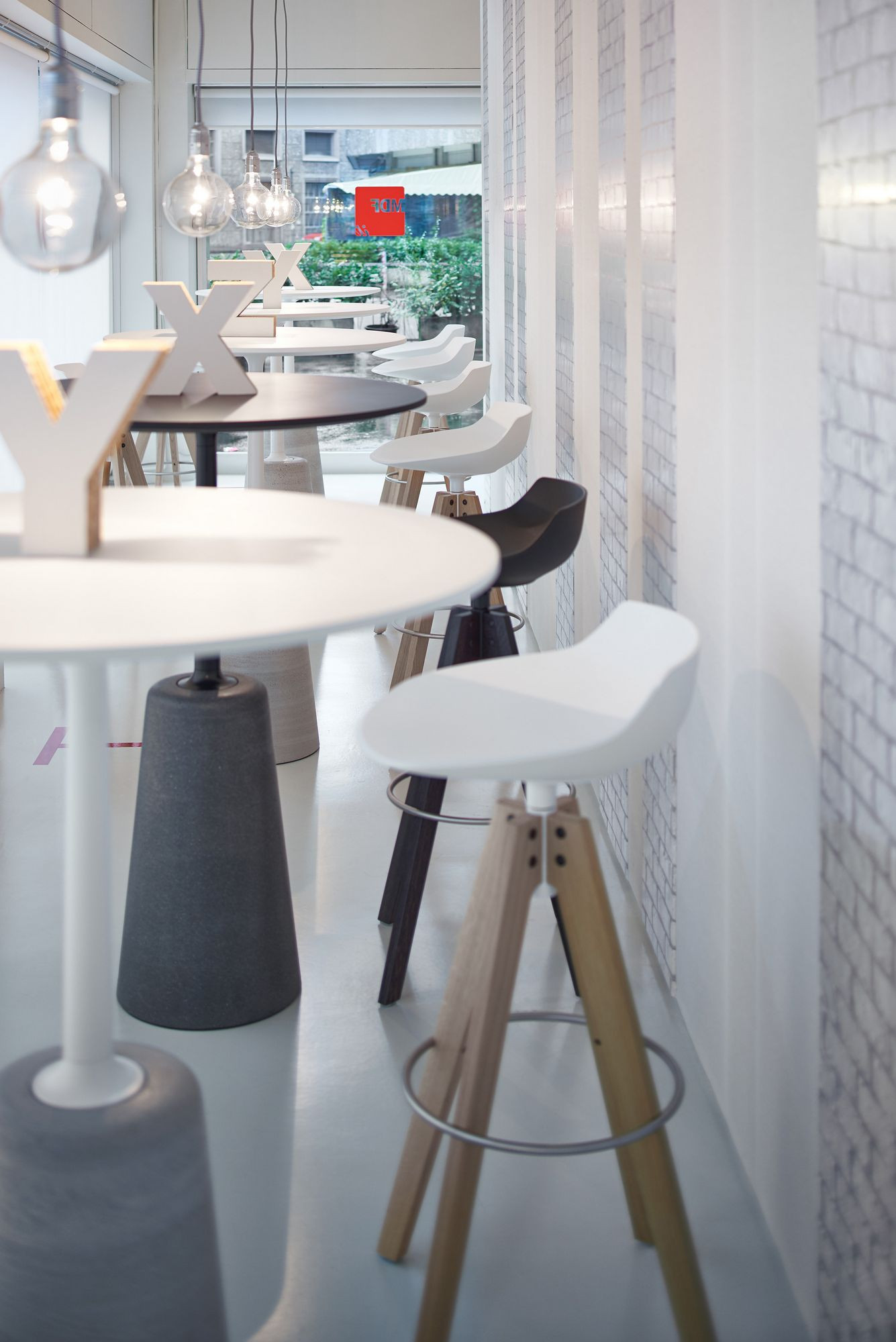 华体会(中国) - 坐具|吧椅/凳子|办公家具|设计师家具|FLOW STOOL 吧椅