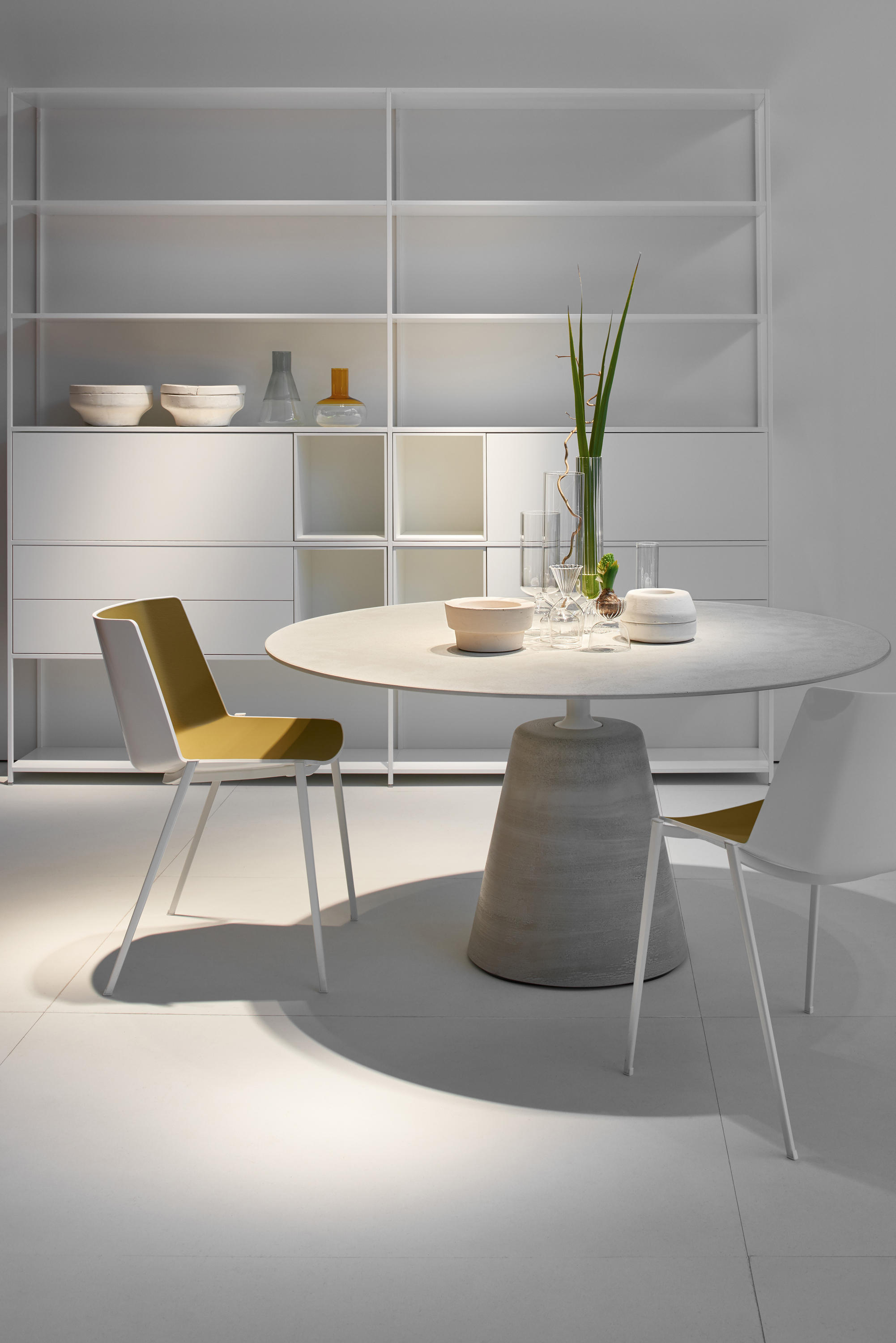 华体会(中国) - 坐具|餐椅|办公家具|设计师家具|AIKU 洽谈椅/餐椅