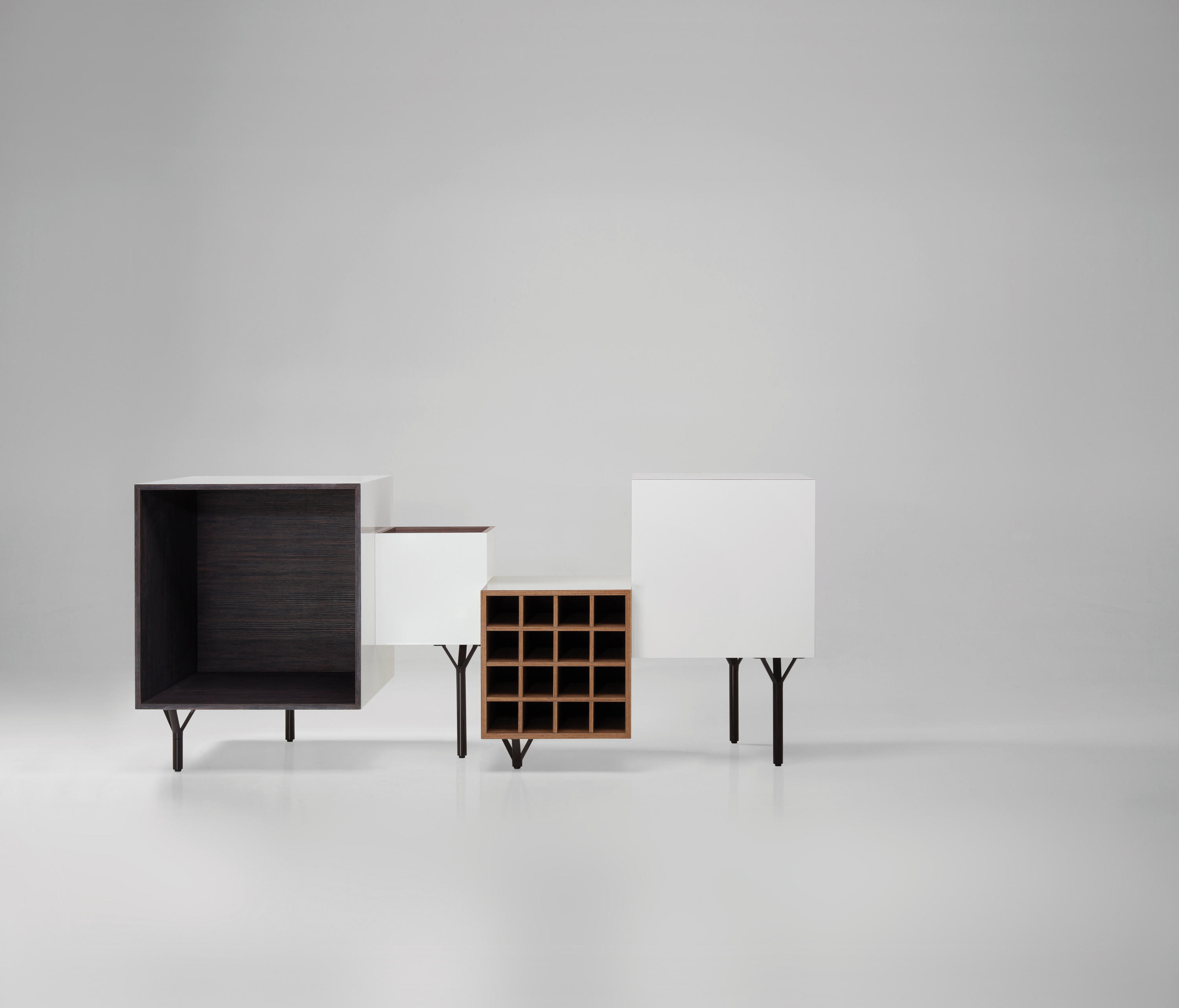 [华体会(中国) - 储物|装饰架|办公家具|设计师家具|Free Port Cabinet 装饰柜/边柜]