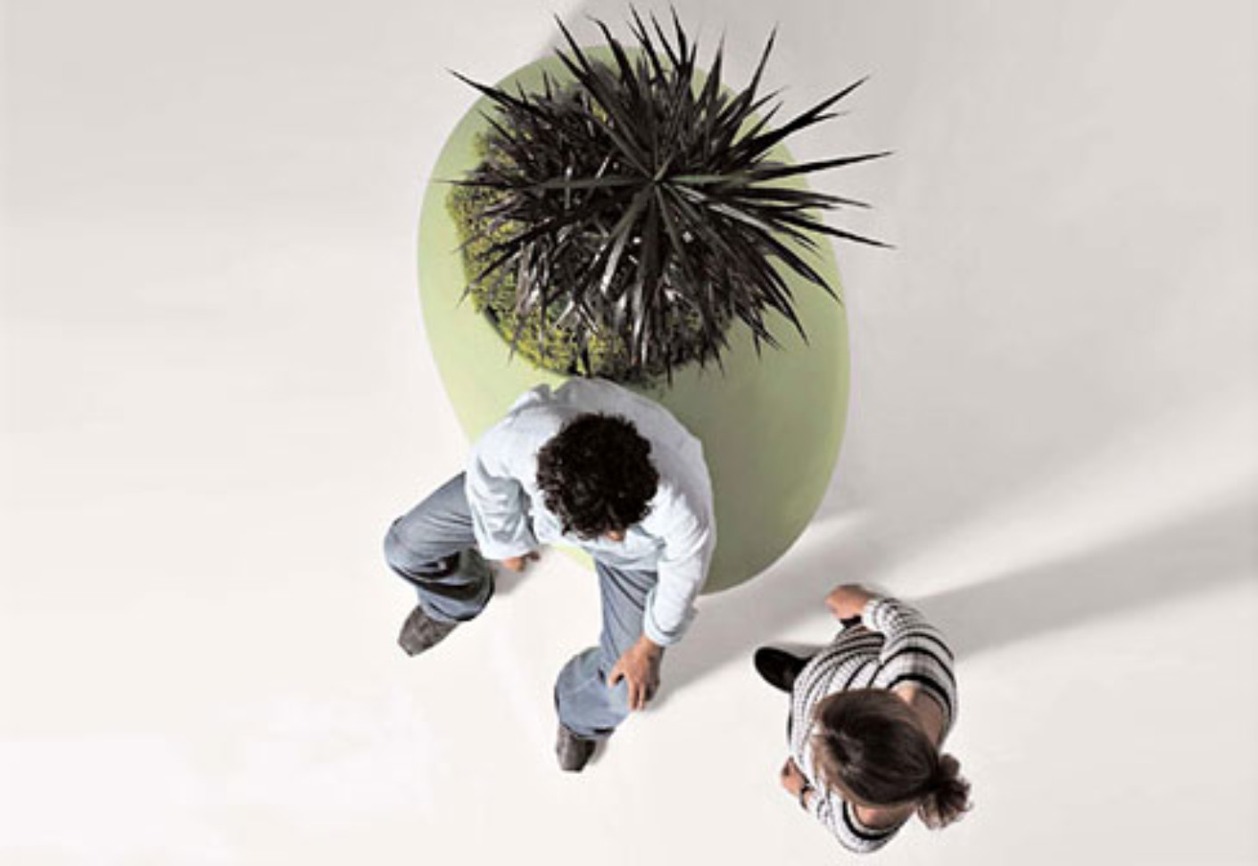 华体会(中国) - 坐具|户外椅|办公家具|设计师家具|BD LOVE PLANTER  户外等候椅