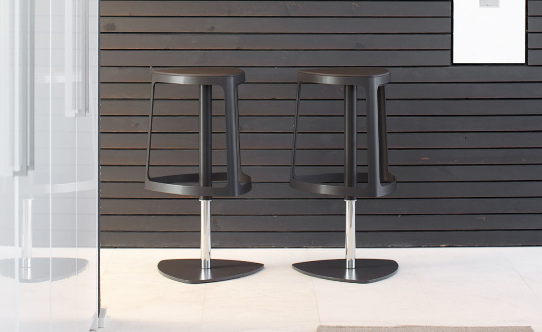 华体会(中国) - 坐具|吧椅/凳子|办公家具|设计师家具|Clip Stool