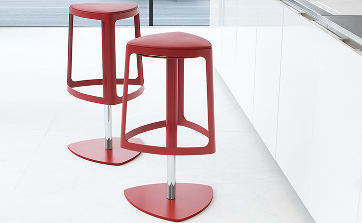 华体会(中国) - 坐具|吧椅/凳子|办公家具|设计师家具|Clip Stool