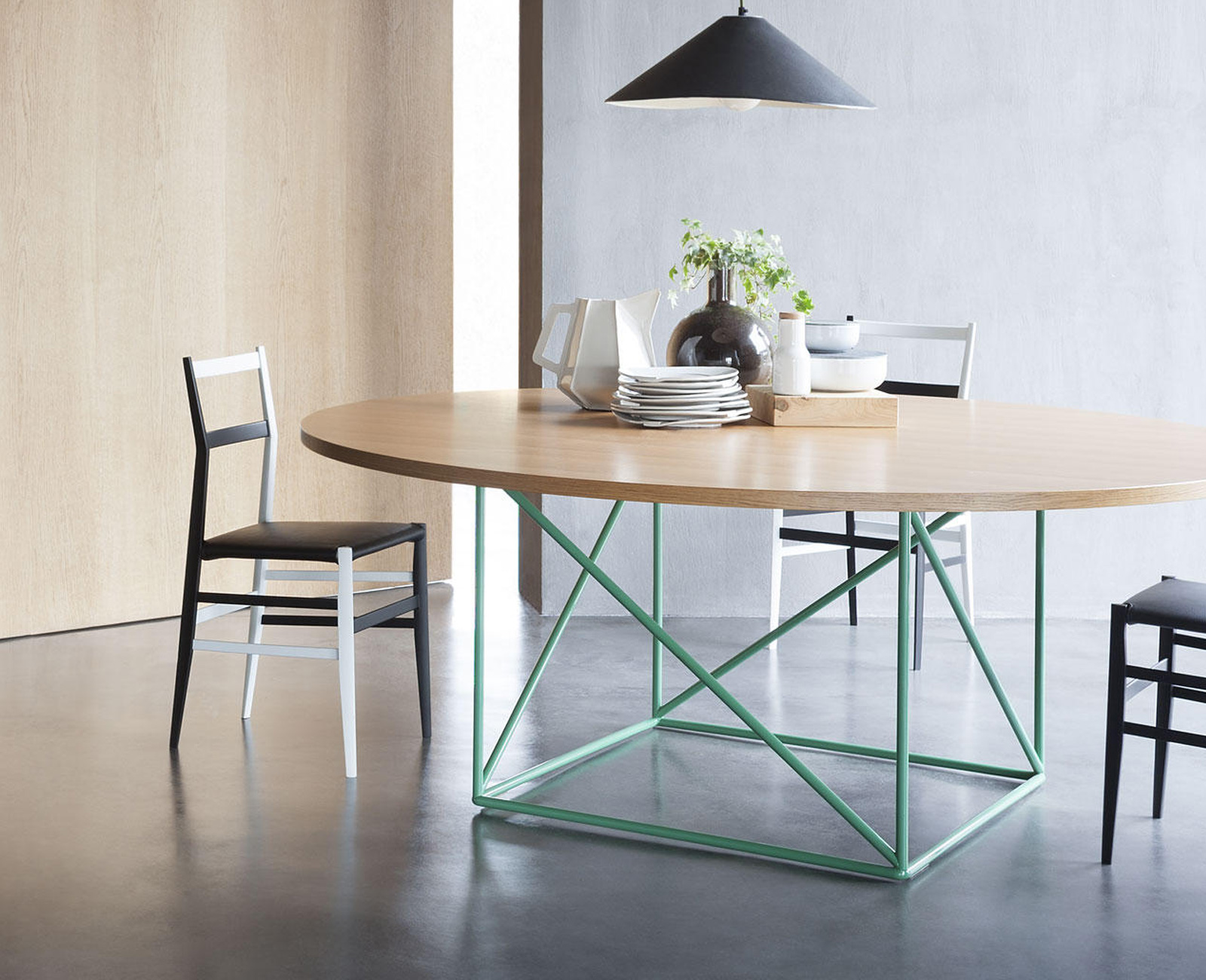 华体会(中国) - 桌几|餐桌|办公家具|设计师家具|LC15 table