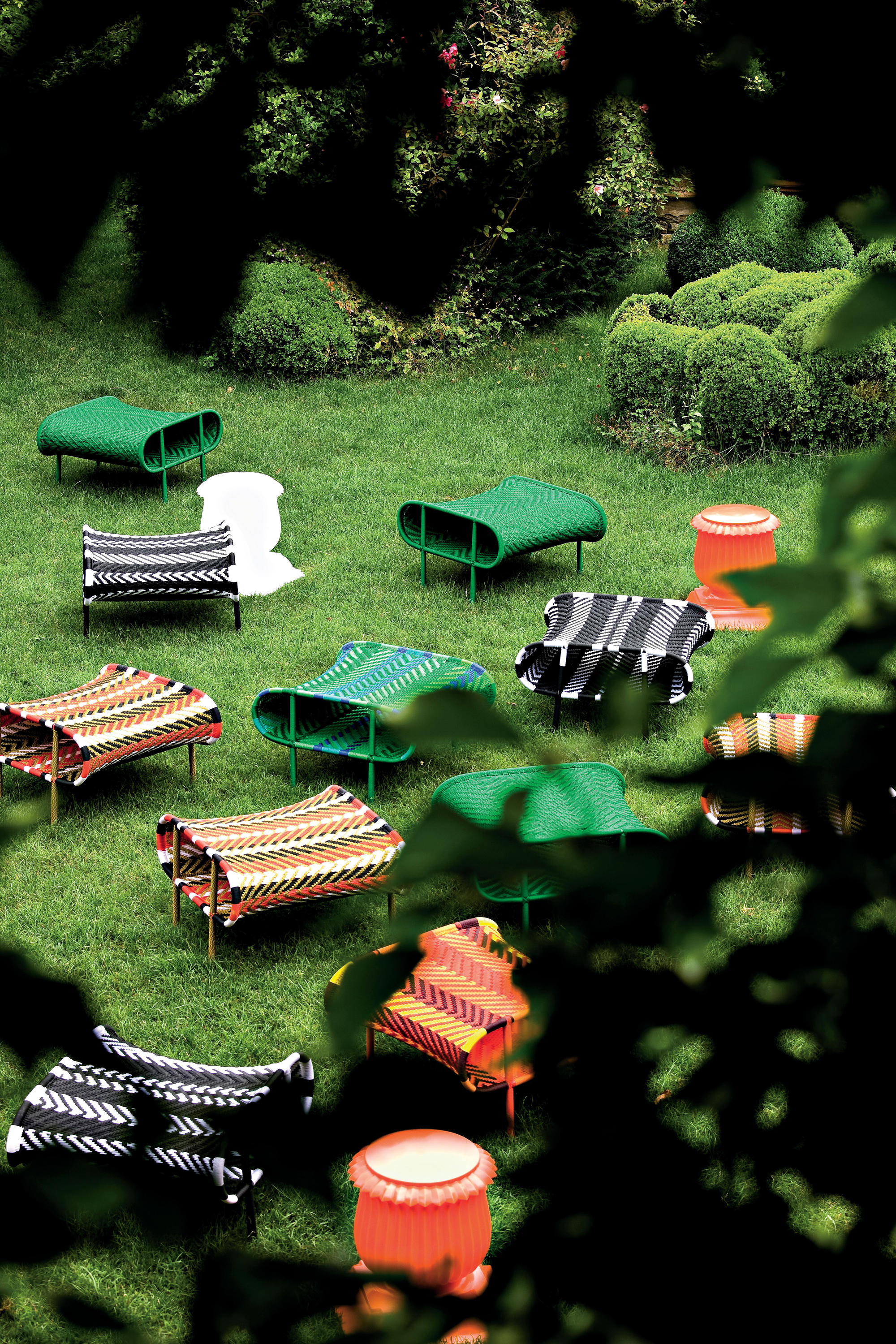 华体会(中国) - 坐具|户外椅|办公家具|设计师家具|影子躺椅