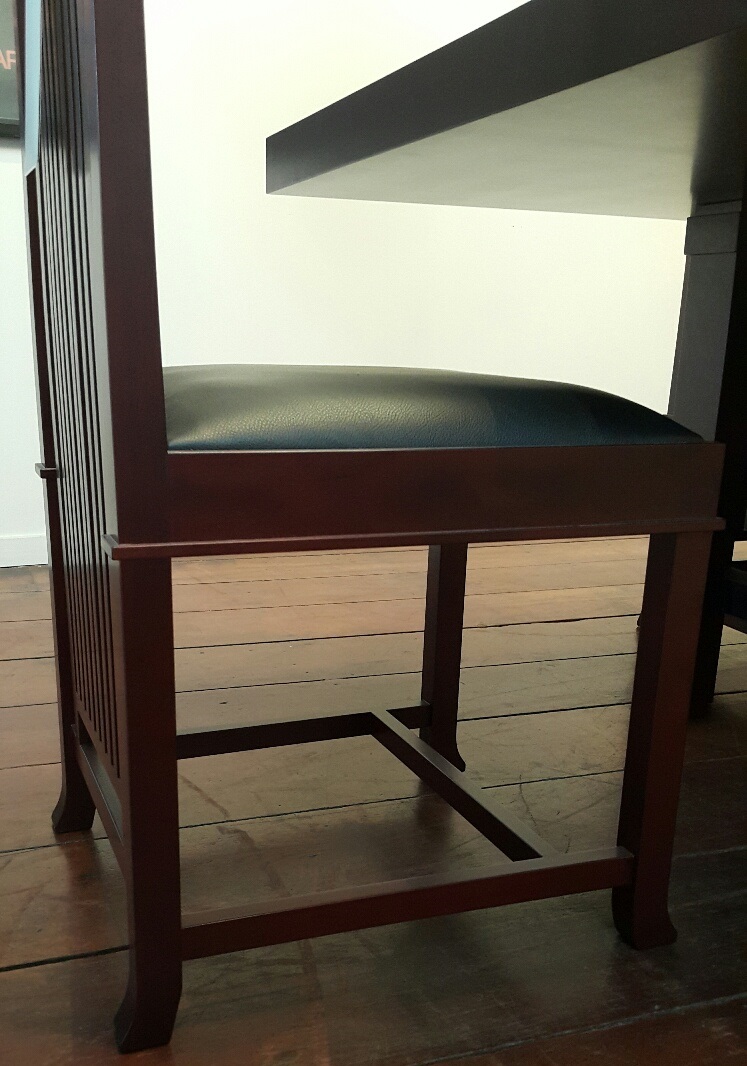 华体会(中国) - 坐具|餐椅|办公家具|设计师家具|614孔利椅
