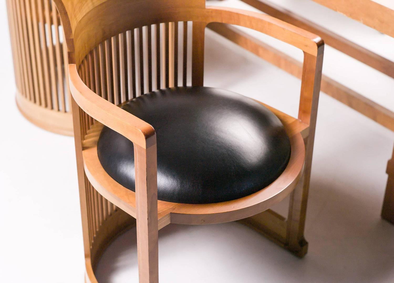 华体会(中国) - 坐具|餐椅|办公家具|设计师家具|606筒塔利辛